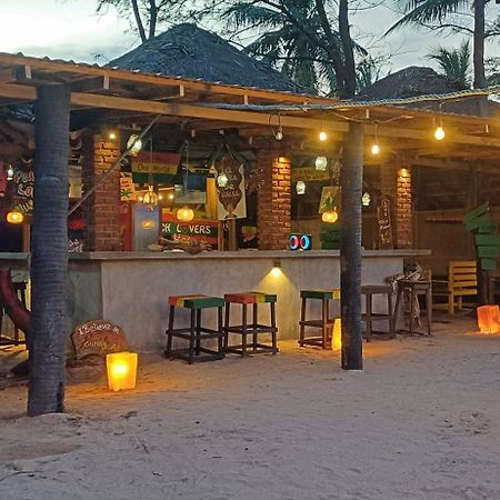 The Beach Lovers 尼拉瓦利 外观 照片